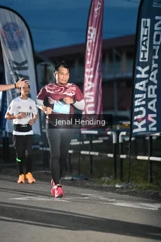 Runner Photo 1625364