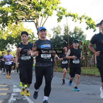 Runner Photo 1625404