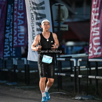 Runner Photo 1625425