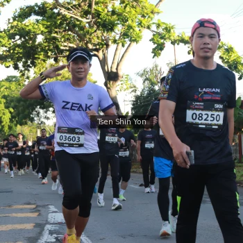 Runner Photo 1625464