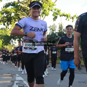 Runner Photo 1625465