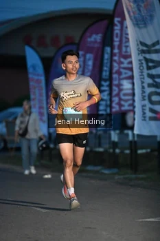 Runner Photo 1625624