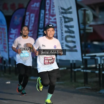 Runner Photo 1625657