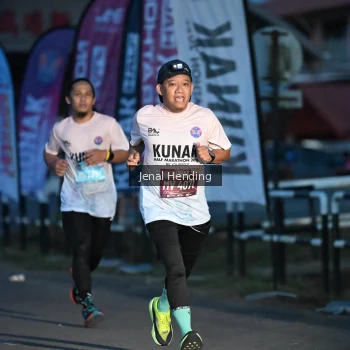 Runner Photo 1625664