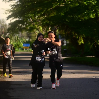 Runner Photo 1625716