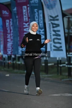 Runner Photo 1625990