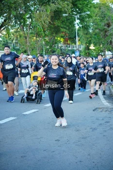 Runner Photo 1626424