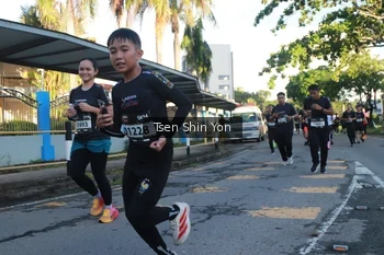 Runner Photo 1626630