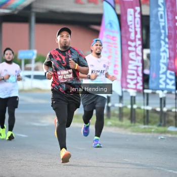 Runner Photo 1627090