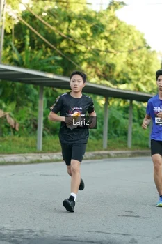 Runner Photo 1627929