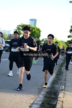 Runner Photo 1628865