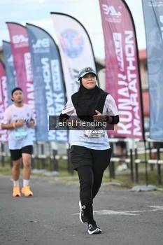 Runner Photo 1628940
