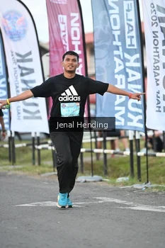 Runner Photo 1629080