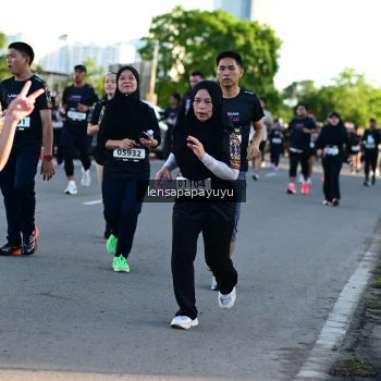 Runner Photo 1629159