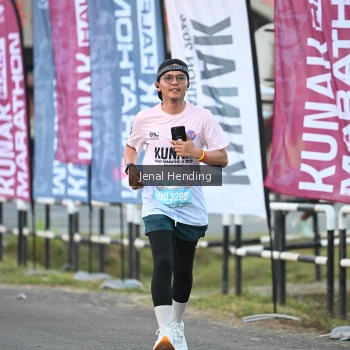Runner Photo 1629363