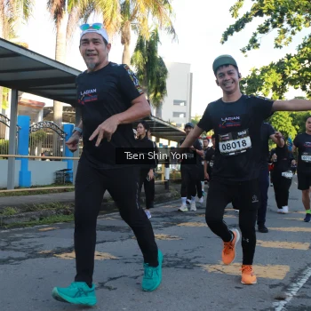 Runner Photo 1629874