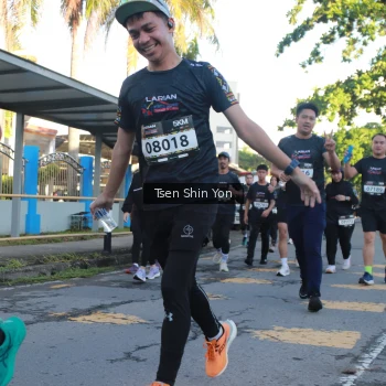 Runner Photo 1629875