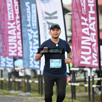 Runner Photo 1629932