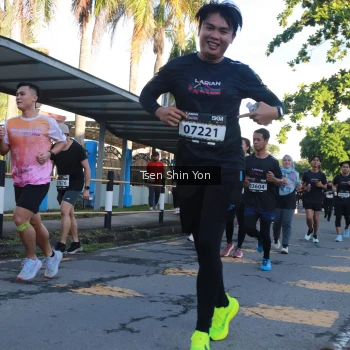 Runner Photo 1630084