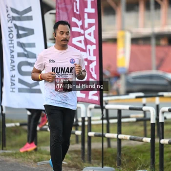 Runner Photo 1630121