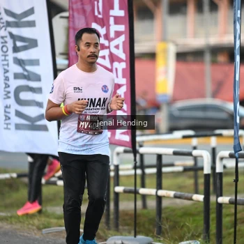 Runner Photo 1630128
