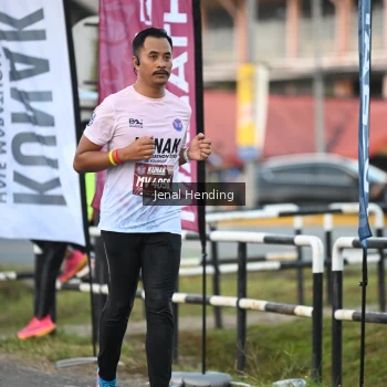 Runner Photo 1630136