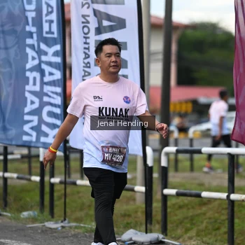 Runner Photo 1631001