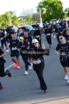 Runner Photo 1631375