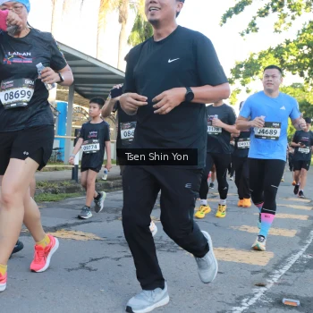 Runner Photo 1632128