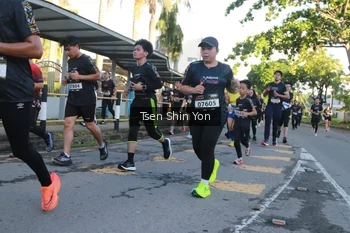 Runner Photo 1632345