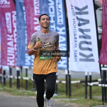 Runner Photo 1632573