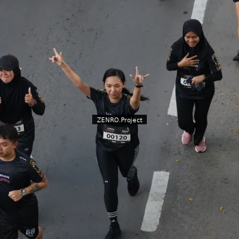Runner Photo 1633010