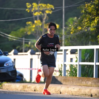 Runner Photo 1633049