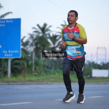 Runner Photo 1633136