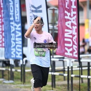 Runner Photo 1633210