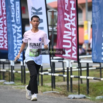 Runner Photo 1633433