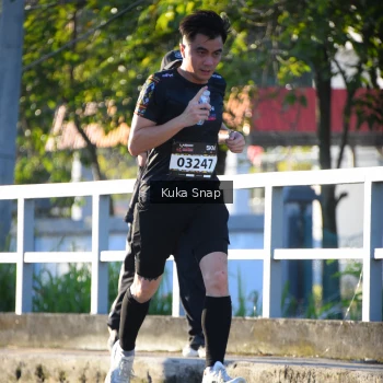 Runner Photo 1633489