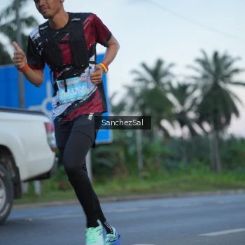 Runner Photo 1633592