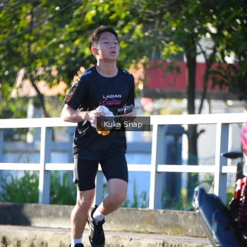 Runner Photo 1633693