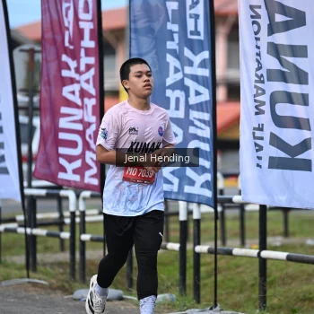 Runner Photo 1633749