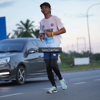 Runner Photo 1634301