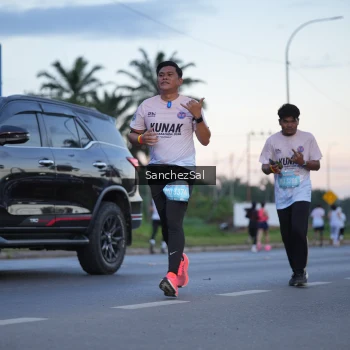 Runner Photo 1634773