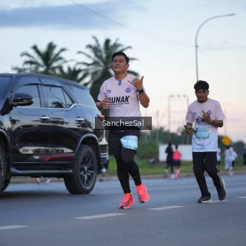 Runner Photo 1634774