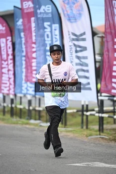 Runner Photo 1634813