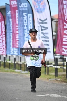 Runner Photo 1634823