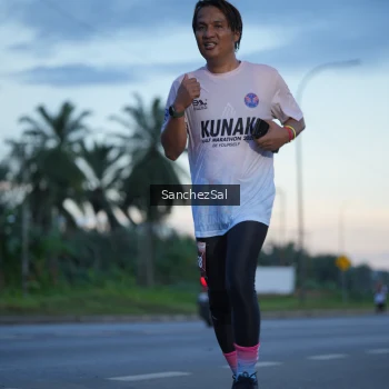 Runner Photo 1635195