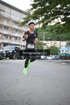 Runner Photo 1635277