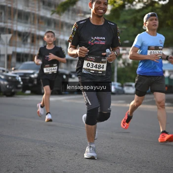Runner Photo 1635441