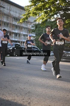 Runner Photo 1635444