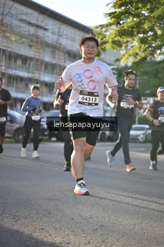 Runner Photo 1635455